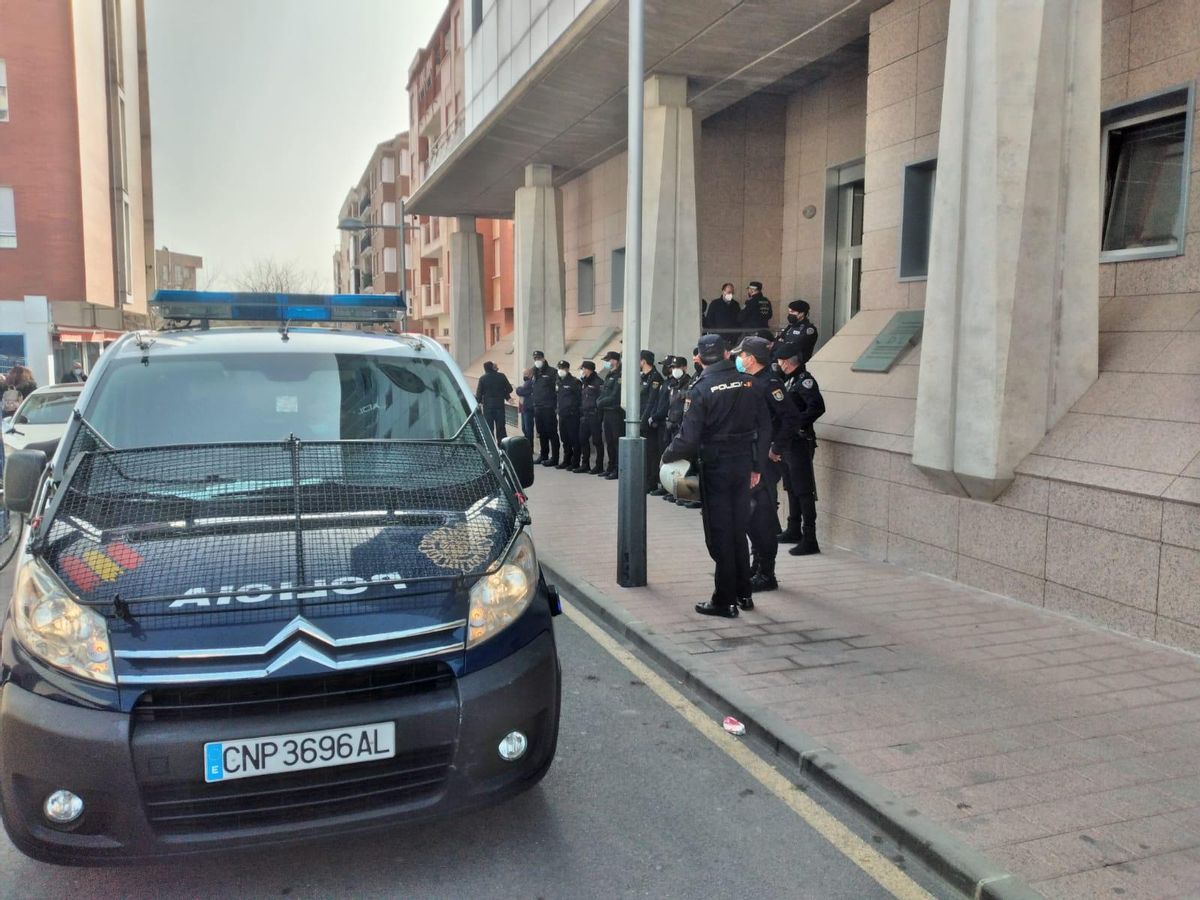 Antidisturbios llegan al Centro de Desarrollo Local de Lorca