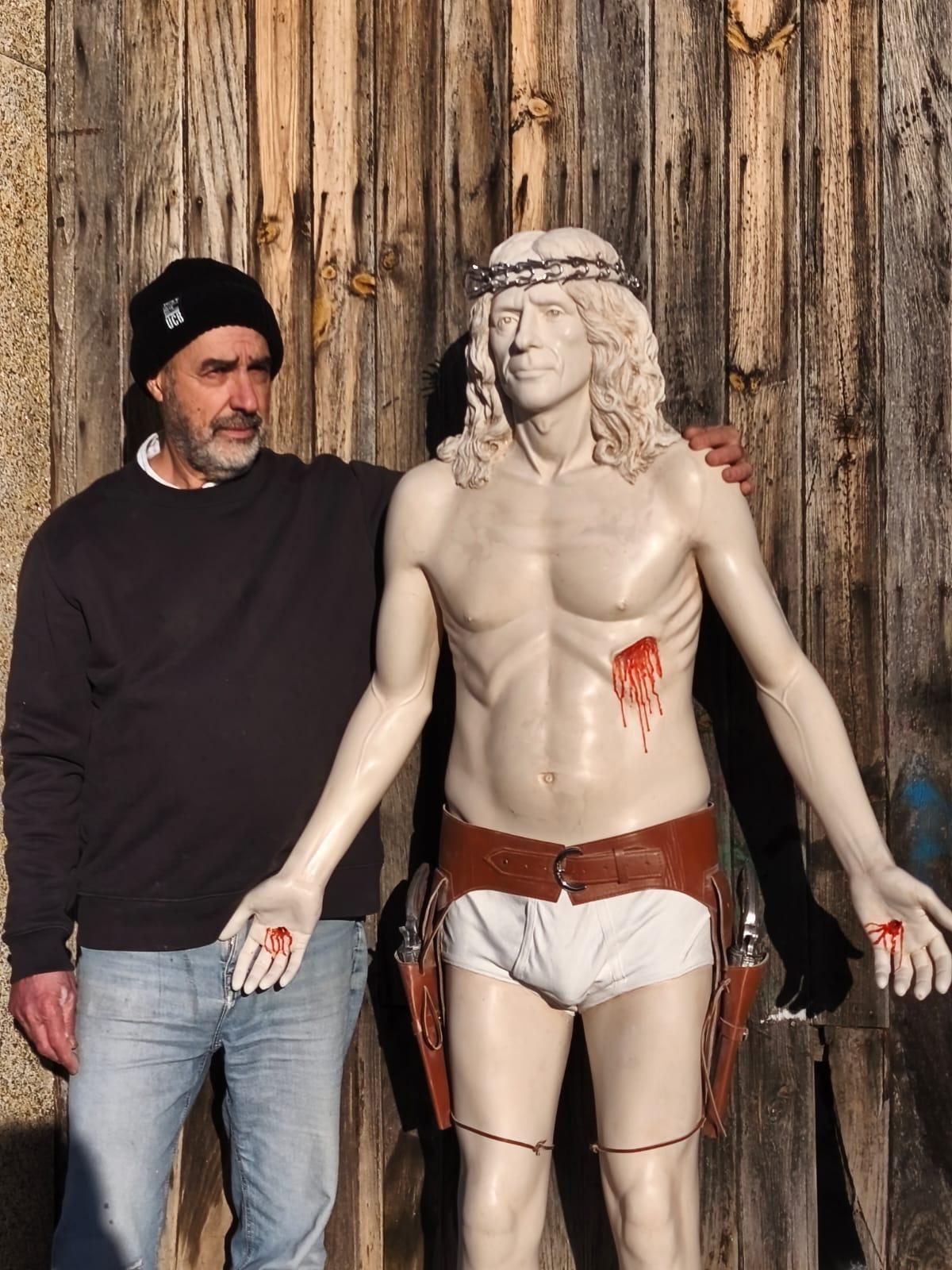 Fotogalería | Imágenes de la escultura de Antonio Morán de homenaje a Robe