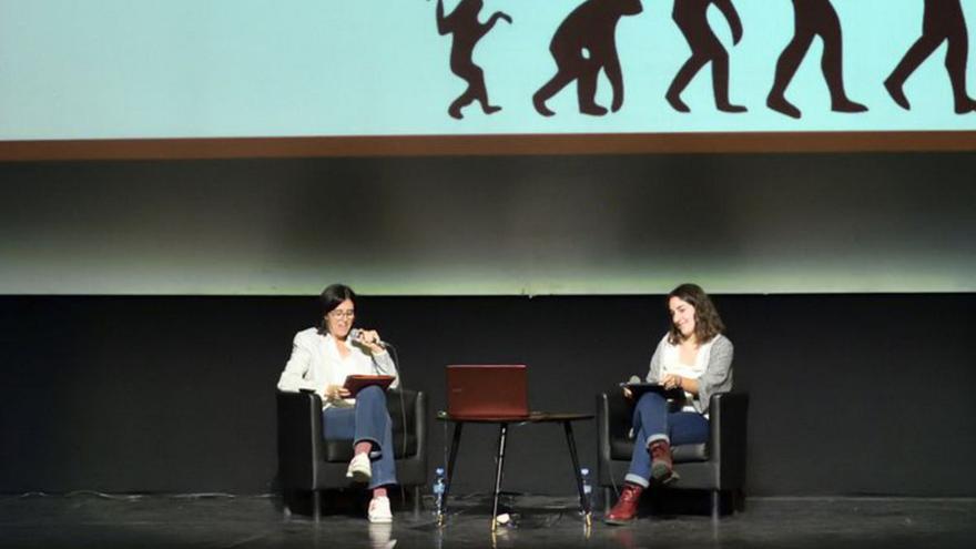 Arqueologia i gènere amb Jordina Sales-Carbonell i Paloma Zarzuela, a Diàlegs Capitals al Teatre de l’Ateneu d’Igualada