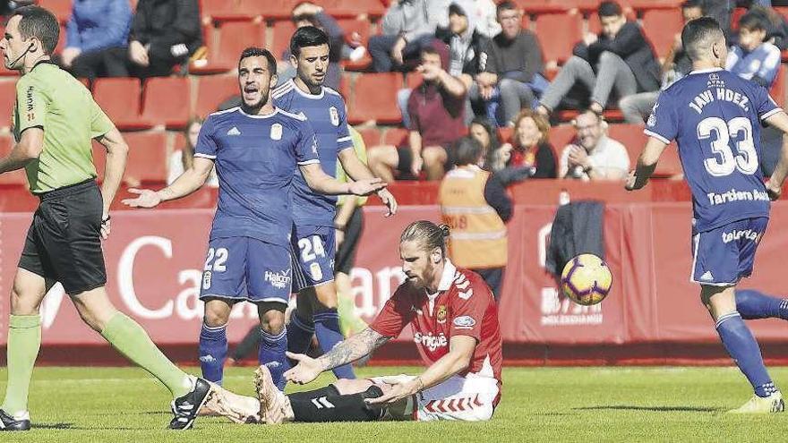 El Elche, con Francis de titular, se impone al Zaragoza de Lucas Alcaraz