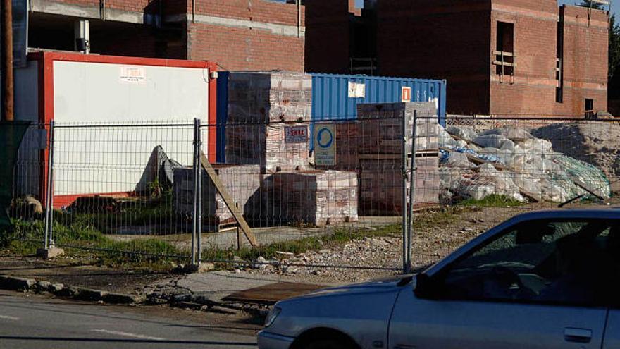 Obras del nuevo cuartel de la Guardia Civil en A Pezoca. / juan varela