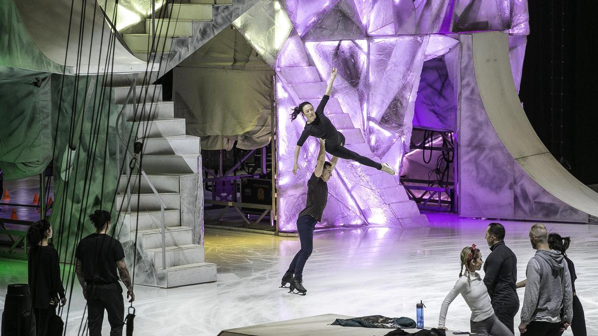CRYSTAL, el espectáculo de Cirque du Soleil patina sobre hielo en el Palau Sant Jordi.