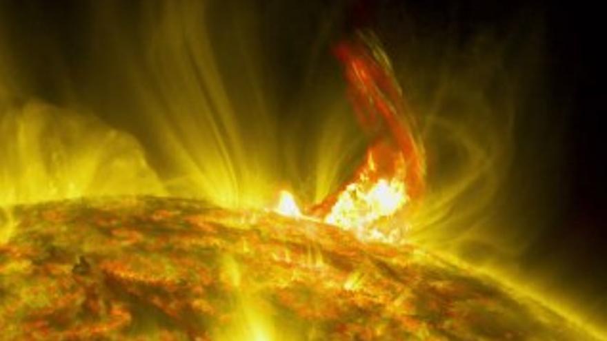 La NASA capta una gran erupción solar
