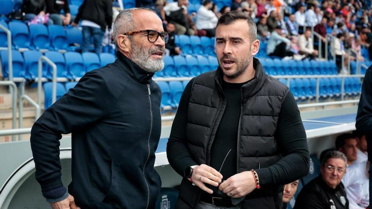 Álvaro Cervera, ayer junto a Iago Iglesias. | MARÍA PISACA