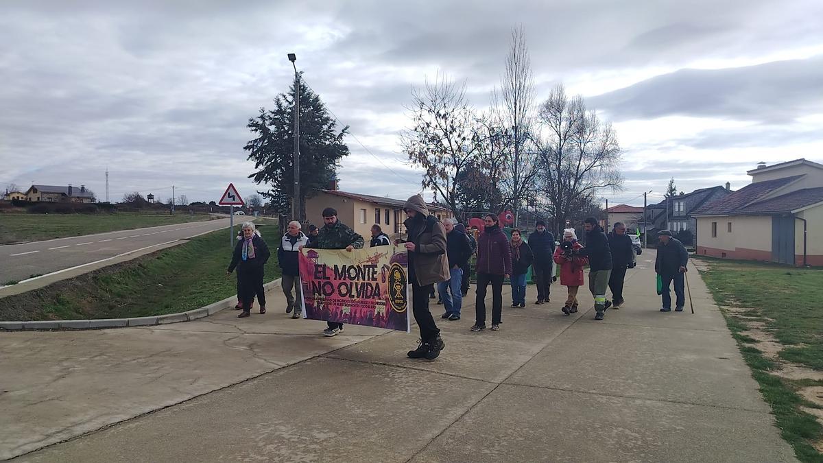 Los bomberos forestales marchan por sus derechos: "Seguimos con la misma precariedad"