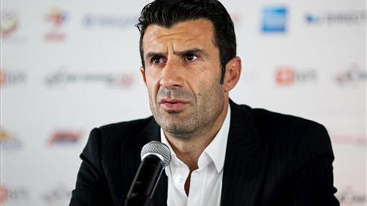 Figo, indignado por la reelección de Blatter