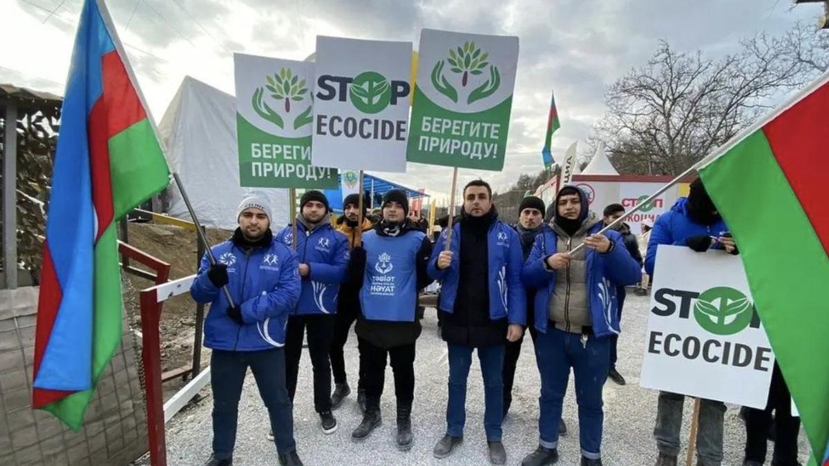 Los falsos ecologistas que han bloqueado el corredor del Lachin y han aislado a 120.000 personas.