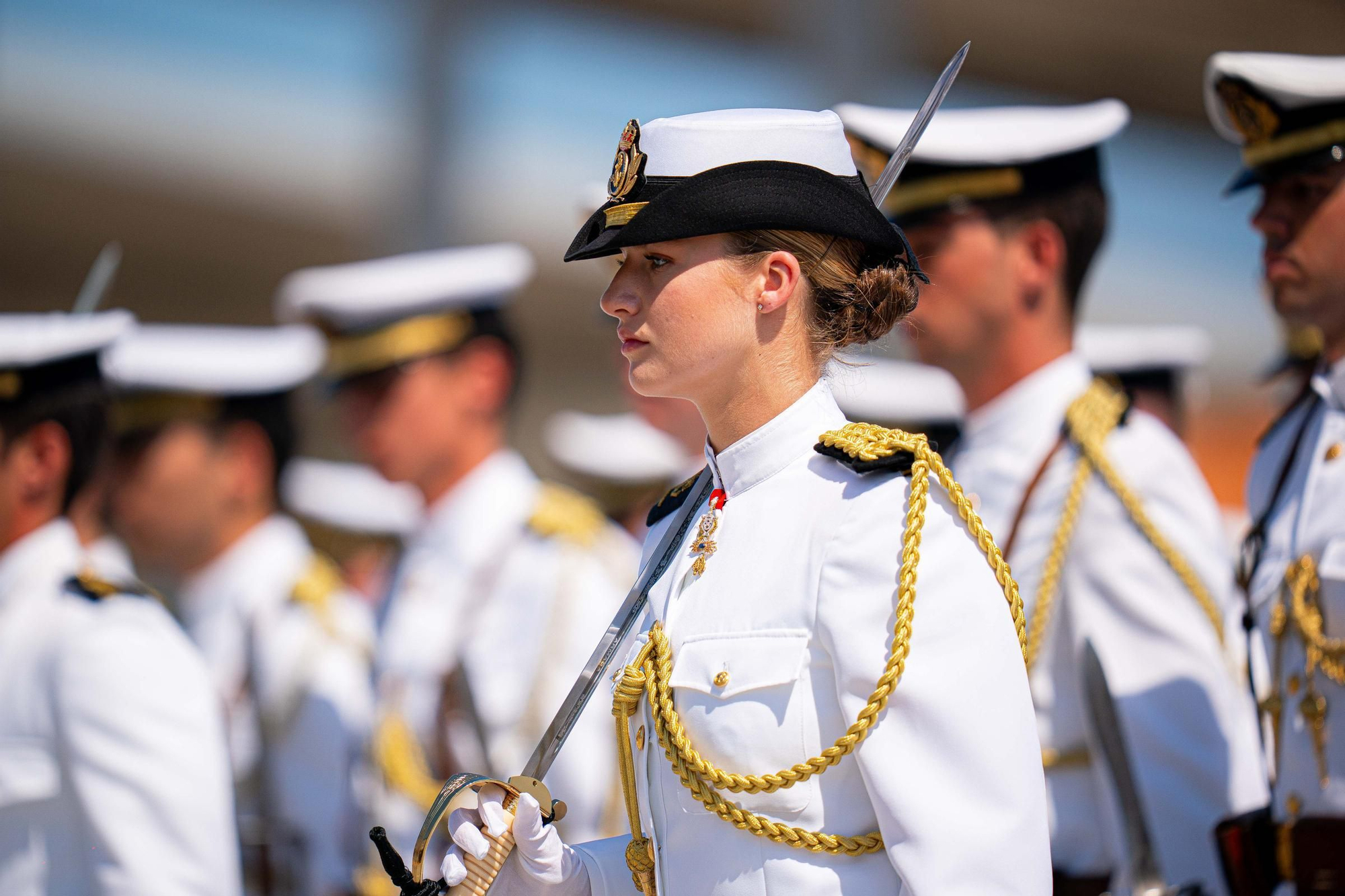 Leonor recibe de manos de Felipe VI la Gran Cruz del Mérito Naval en Marín