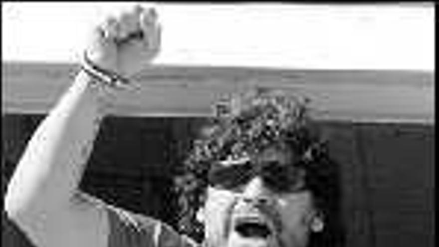 Maradona, en su última aparición en público en La Bombonera. / Efe