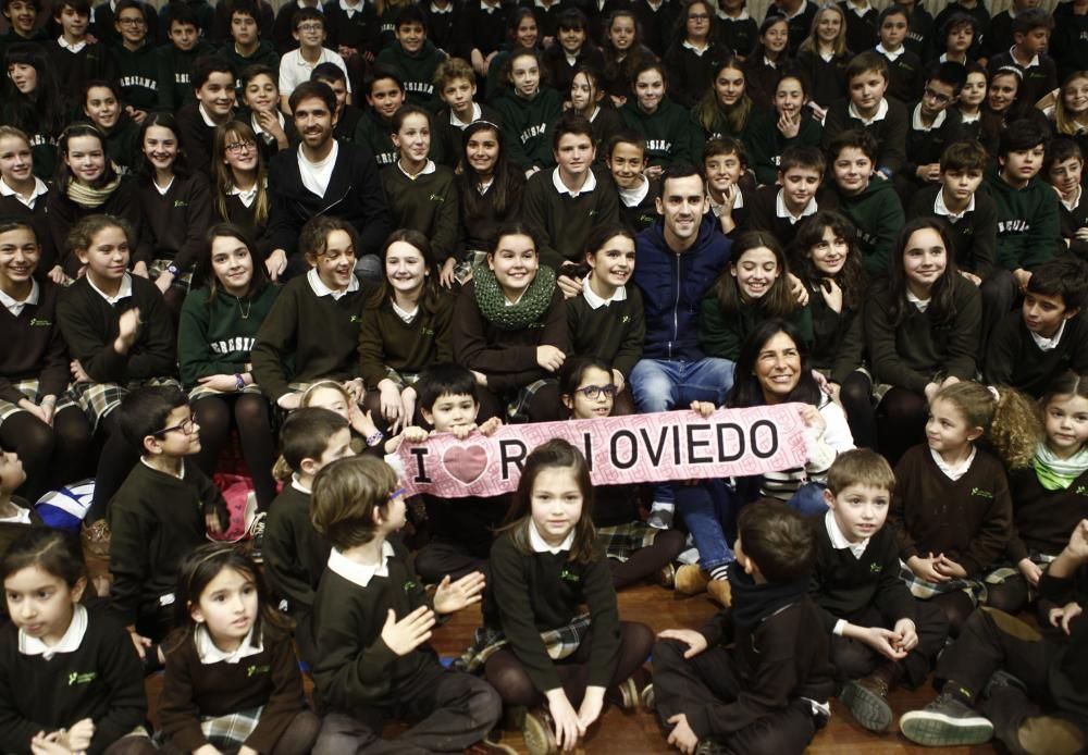 Michel y Linares visitan el colegio Las Teresianas