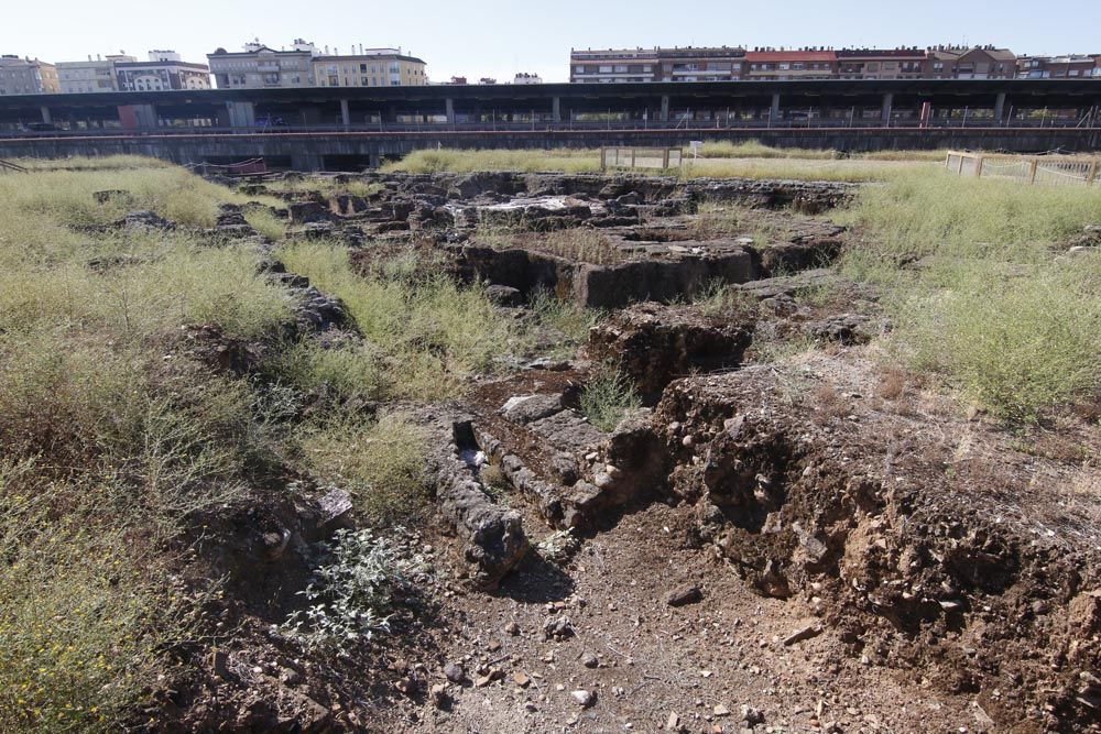 Urbanismo y Sadeco inician la limpieza del yacimiento de Cercadilla