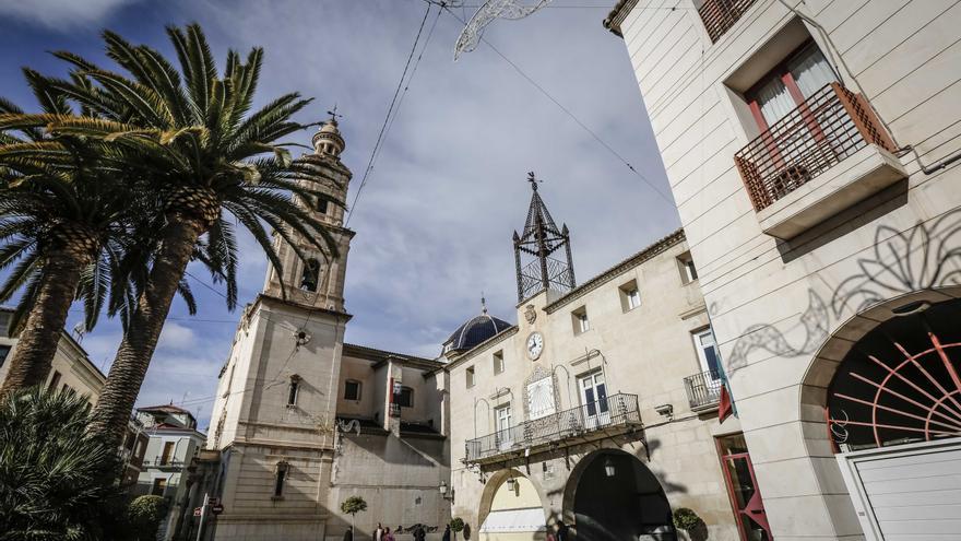 Detenido en Novelda por masturbarse ante menores durante las comuniones frente a la iglesia