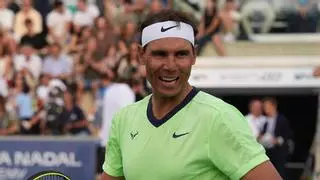 Nadal vuelve a sonreír en pista: victoria de su 'Team' y diversión en Manacor