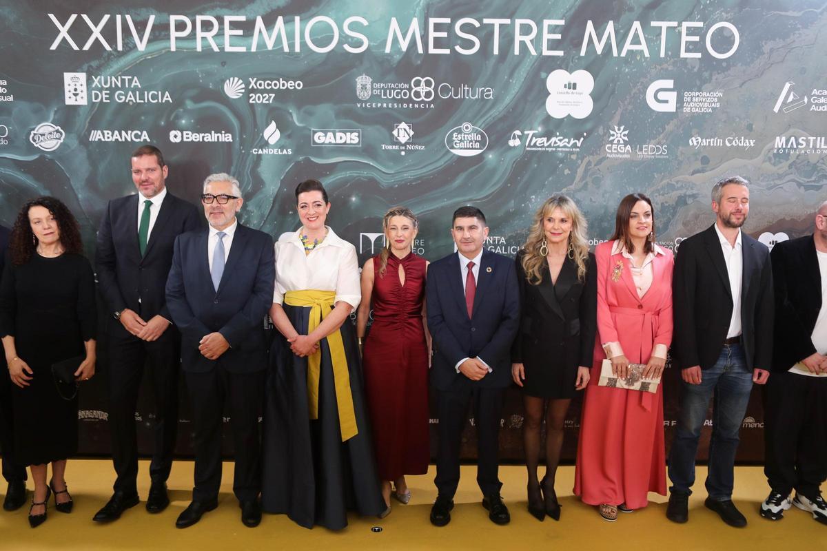 Autoridades e representantes da Academia do Audiovisual na gala dos Mestre Mateo.