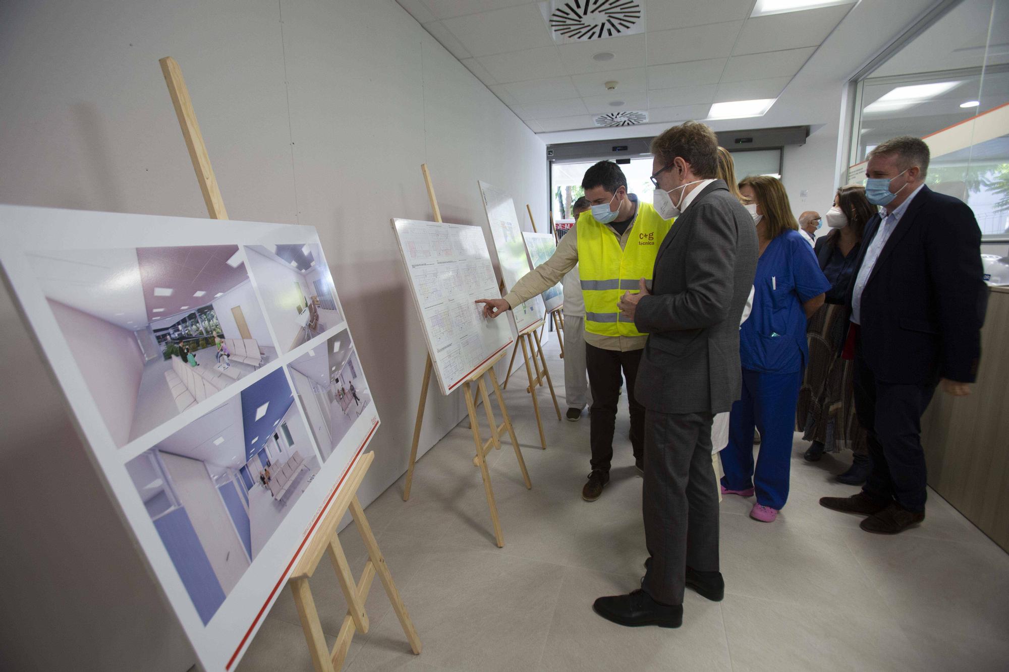 El conseller de Sanidad Miguel Mínguez visita el futuro hospital de día oncológico y la remodelación de las urgencias del hospital Sant Joan d’Alacant