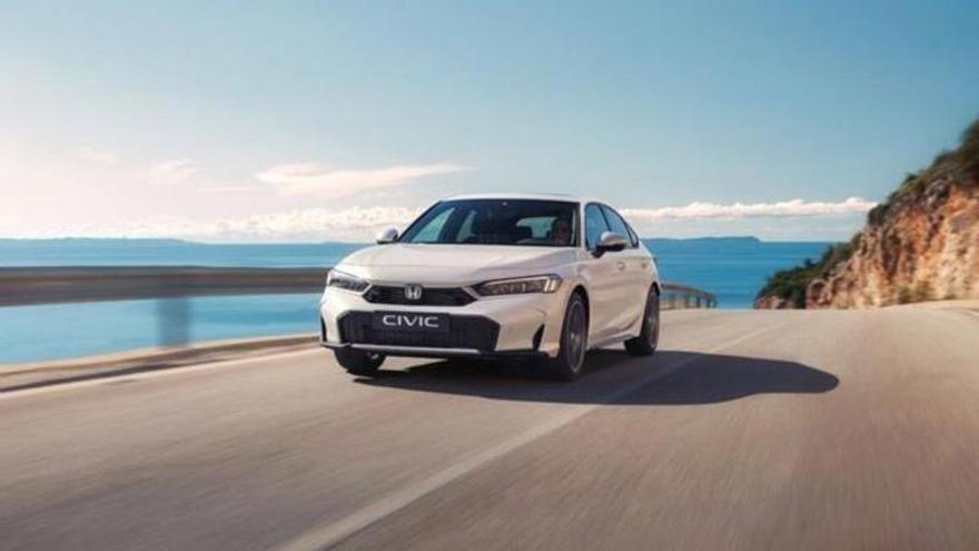 La Honda Civic ibrida sfoggia un cambio simulato a otto rapporti