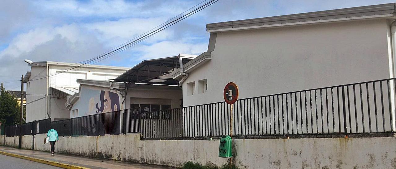 El centro educativo acusó en las últimas semanas un elevado número de positivos COVID. |  // NOÉ PARGA