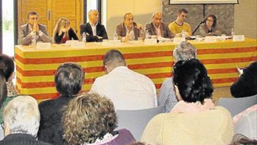 Los candidatos de Benicarló debaten ante los vecinos sobre las propuestas de sus programas