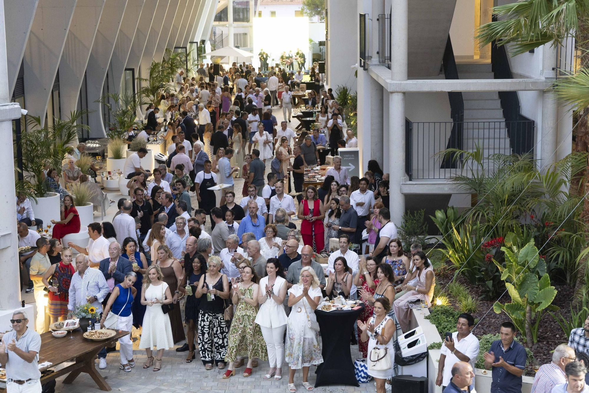 Espectacular inauguración de Delfin Natura en El Albir