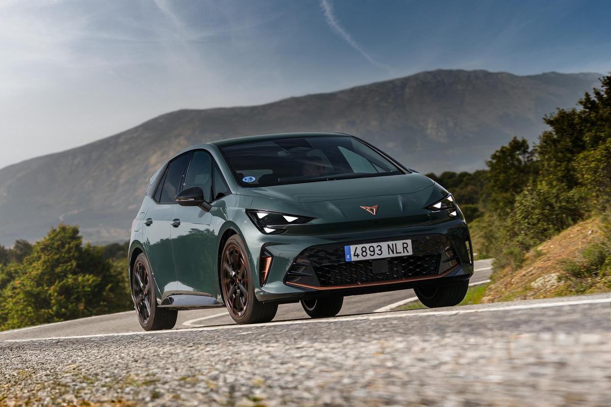 Disfruta de e-Launch control y One Pedal.