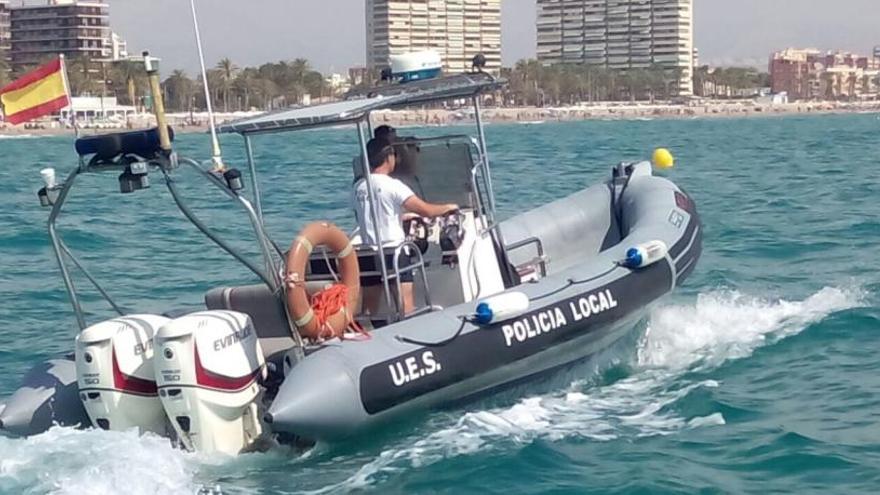 Un bañista encuentra un fardo de hachís de 30 kilos en la playa de San Juan