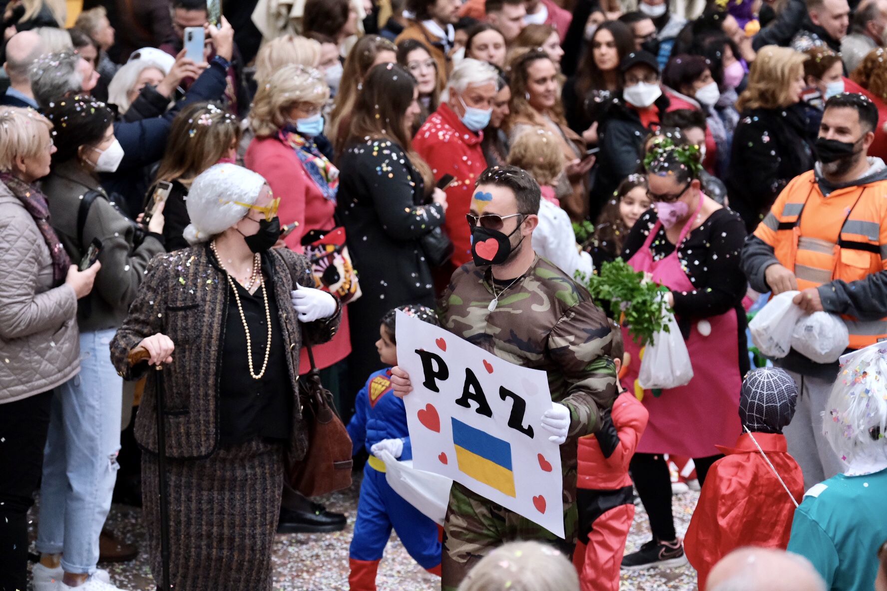 El Carnaval de Málaga toma la calle con el desfile