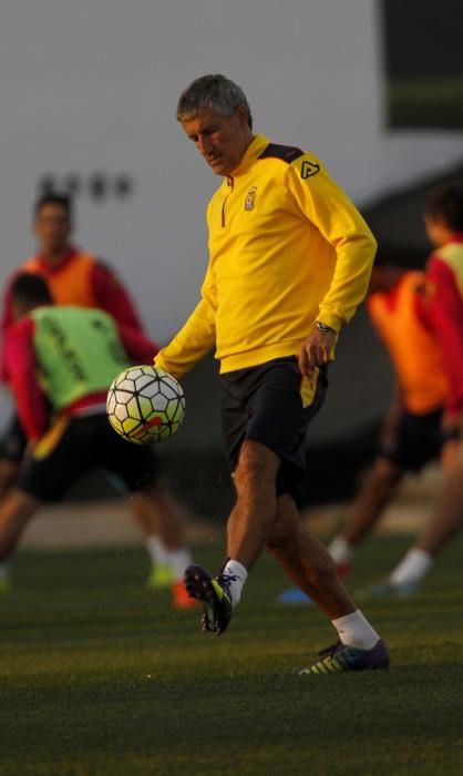 CALABUIG MARZO 04/02/2016 .  FUTBOL . ENTRENAMIENTO DE LAS PALMAS EN PATERNA