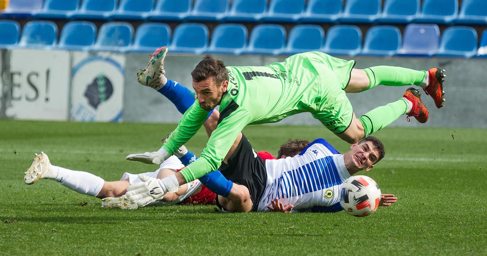 El Hércules vence a La Nucía por 3-1