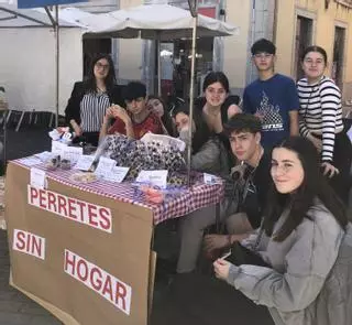 La "Tiendina asturiana", el proyecto de cooperativismo del alumnado del IES César Rodríguez que se acerca al mercado de Grado
