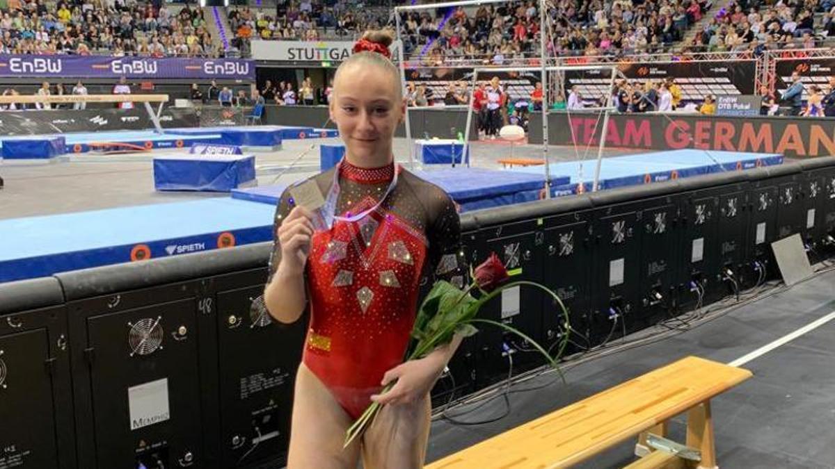 Leire Escauriaza, con su medalla de plata en la DTB Pokal