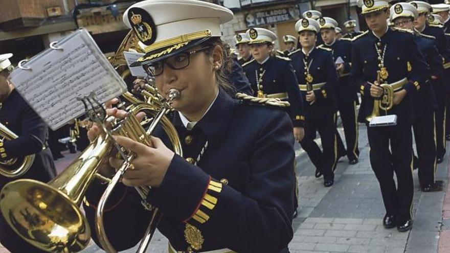 «Pasión por la cruz» reúne en Santa María el I Certamen de Bandas de Cornetas y Tambores