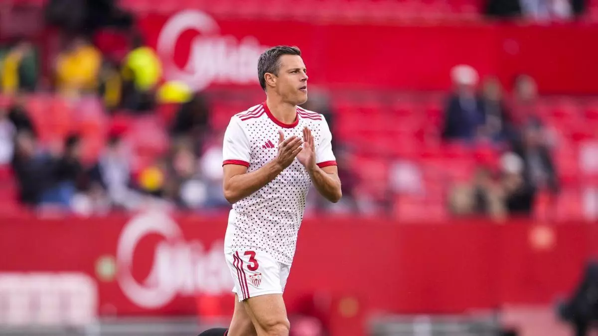 Azpilicueta y Maupay regresan con el Sevilla antes de visitar al Barça