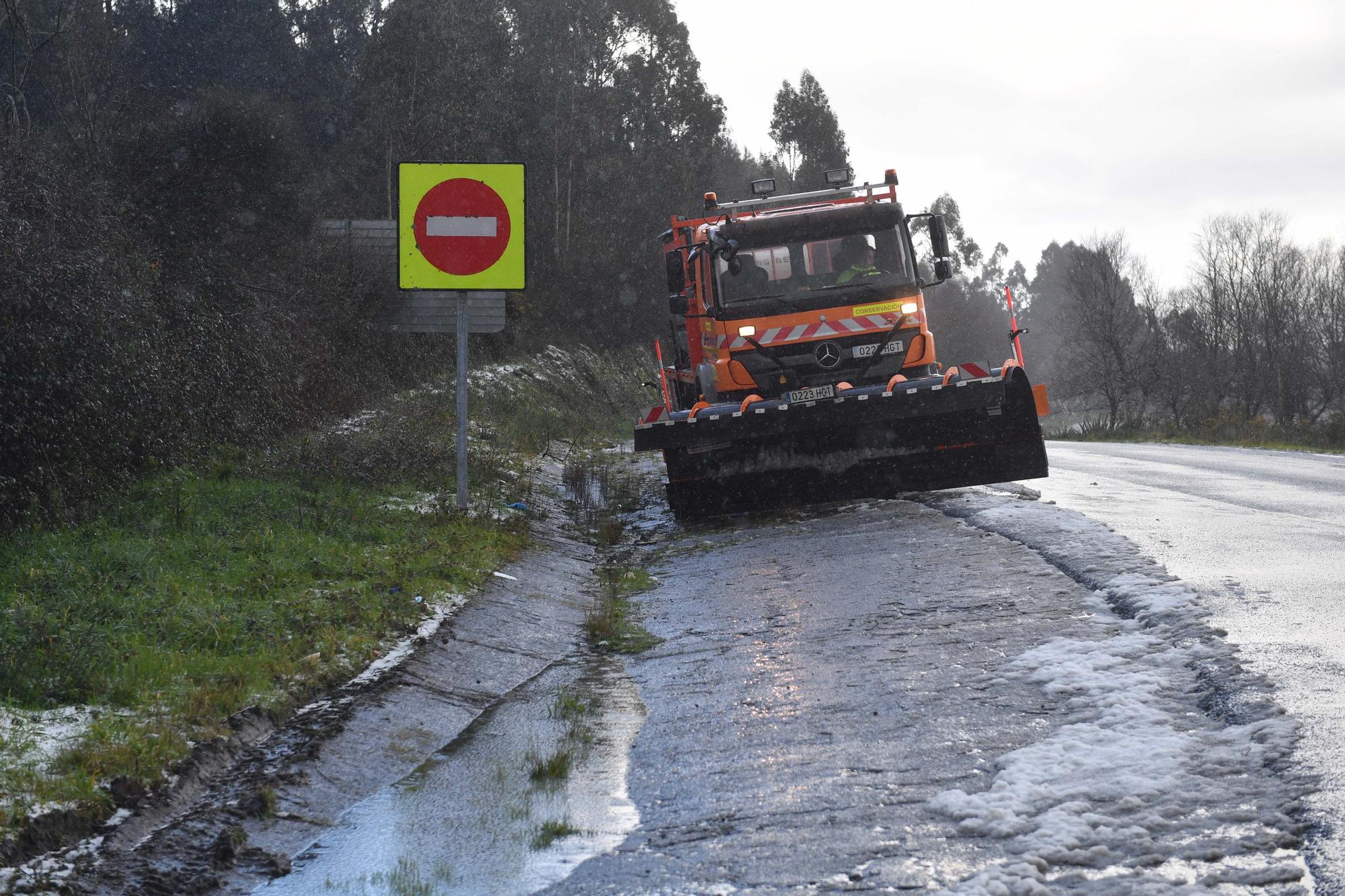 La nieve llega a la montaña de A Coruña