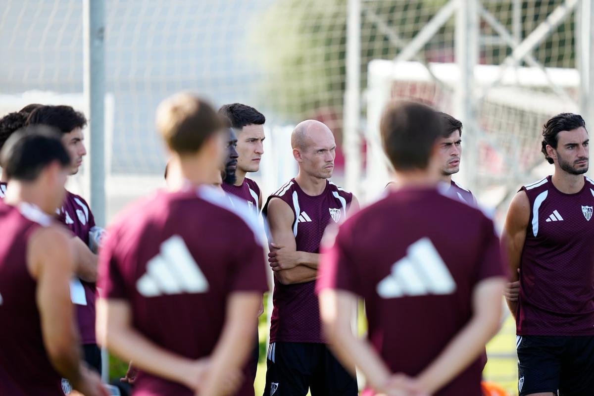 Entrenamiento del Sevilla FC de este viernes en la CD José Ramón Cisneros Palacios