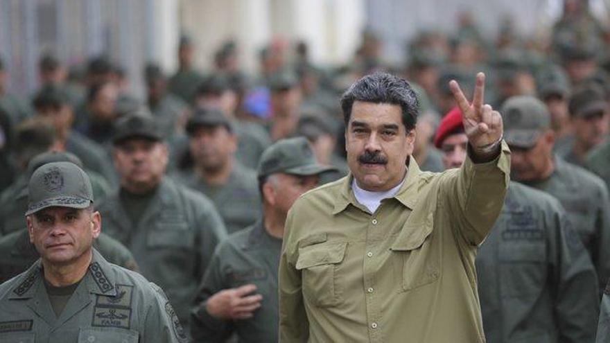 Maduro amenaza con radicalizarse si ocurre un &quot;intento de golpe fascista&quot;