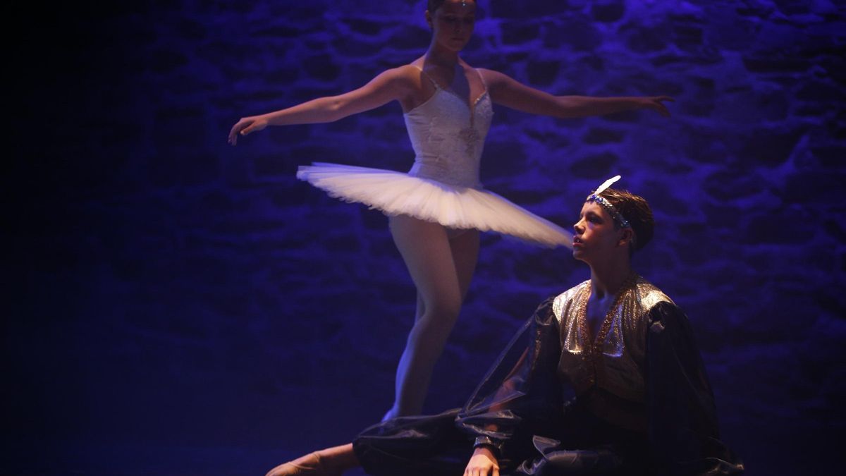 El conservatorio danza al ritmo del Clásico de Cáceres
