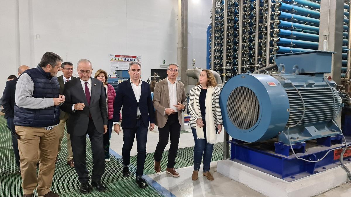 Elías Bendodo, Francisco de la Torre y Francisco Salado, entre otros, visitan el 'bypass' de Churrriana.