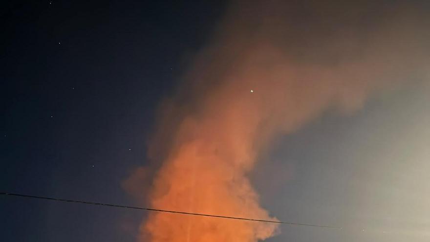 Varios incendios nocturnos en la provincia de Ourense, donde el nivel de riesgo está entre muy alto y extremo