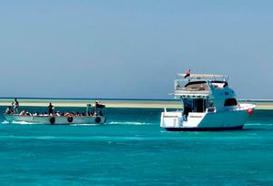 Rescatan a cinco españoles tras el naufragio de un yate turístico en Egipto