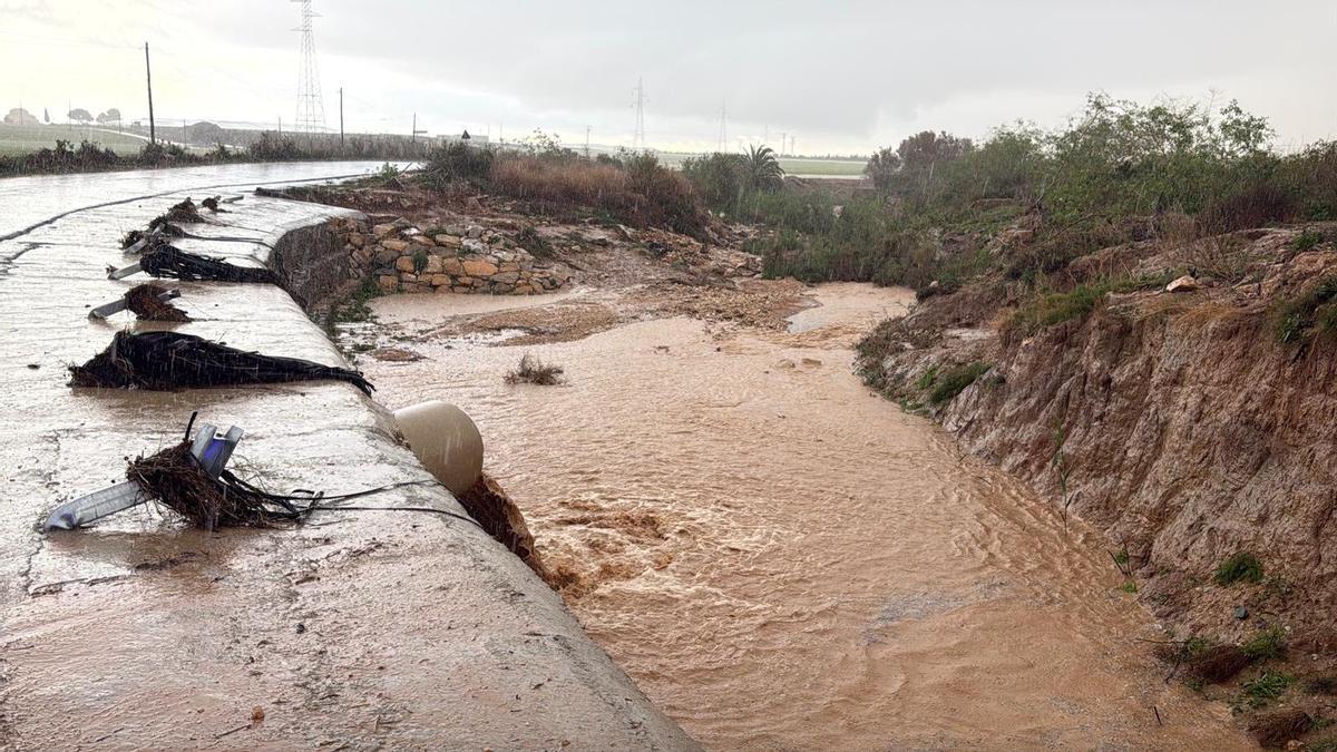 Zona con gran aucmulación de agua este lunes en San Javier