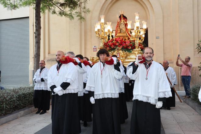 Fotogalería I Almassora se vuelca en el traslado y la ofrenda a su patrona, Santa Quitèria