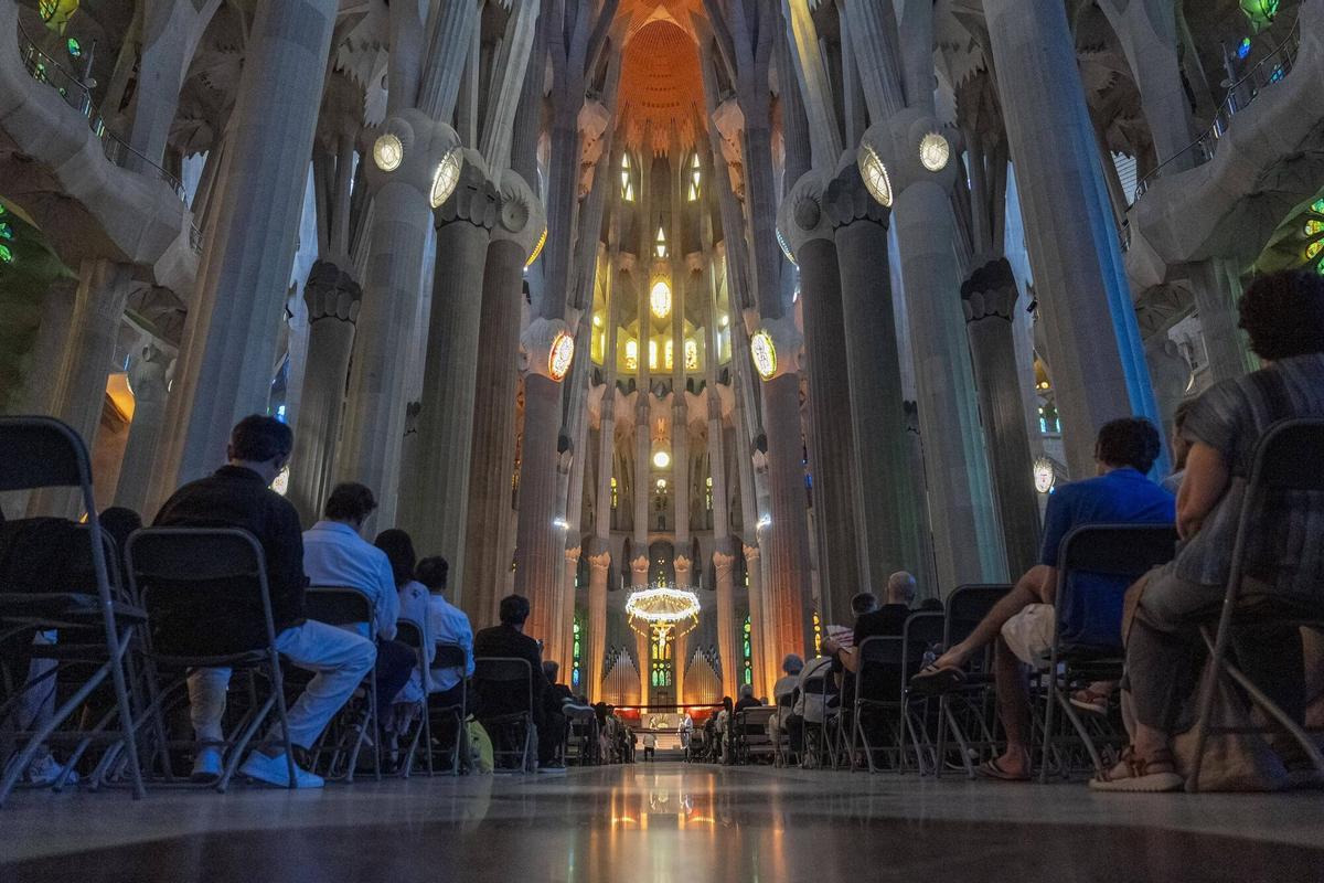 Ceremonia de entrega de la Medalla de Oro de la Unión Internacional de Arquitectos (UIA) 2026 al arquitecto portugués Eduardo Souto de Moura, en la Sagrada Familia