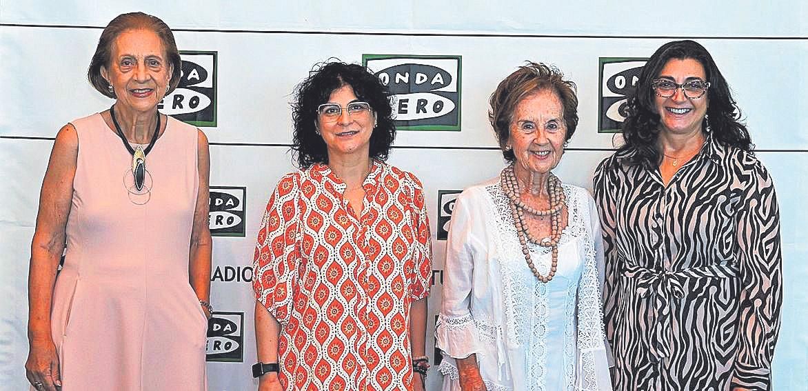 Francisca Bennàsar, Chelo Bustos, Juana María Roman y Empar Bosch.