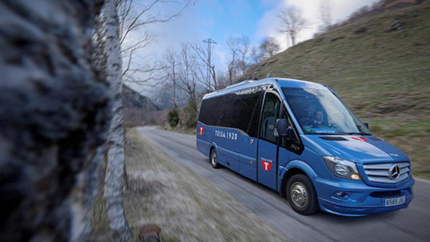 Un dels autobusos que fan rutes a demanda al Gironès