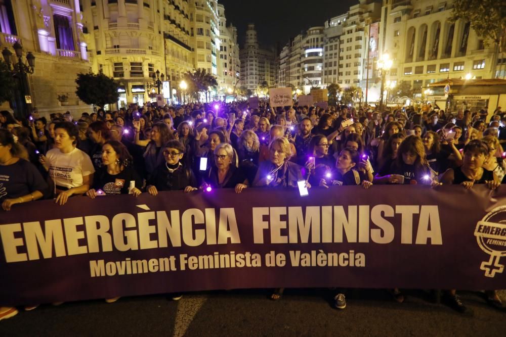 Manifestación en València por la emergencia feminista contra el maltrato