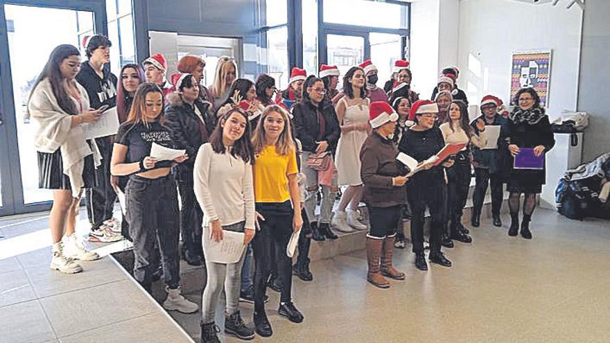 Alumnos del Centro Cultural Búlgaro-Español ‘Estreya’ de Málaga cantan villancicos