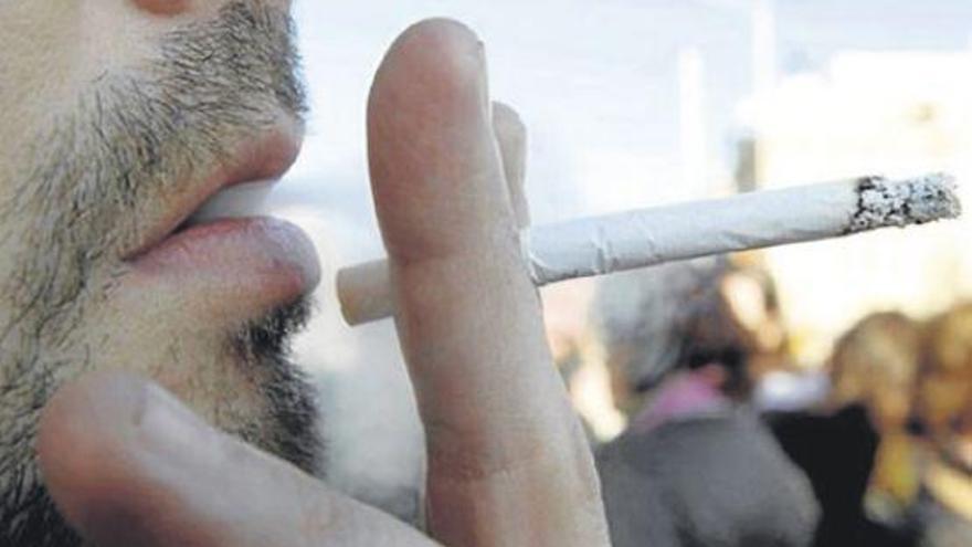 Los españoles fuman y beben más que la media de la OCDE