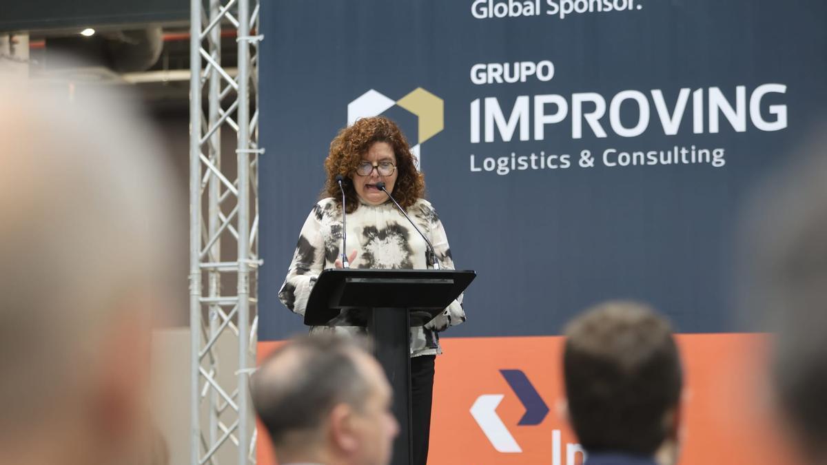 La directora general de Infraestructuras y Transporte Terrestre de la Generalitat Valenciana, María José Martínez, durante su internvención en el Foro Logística e Infraestructuras.
