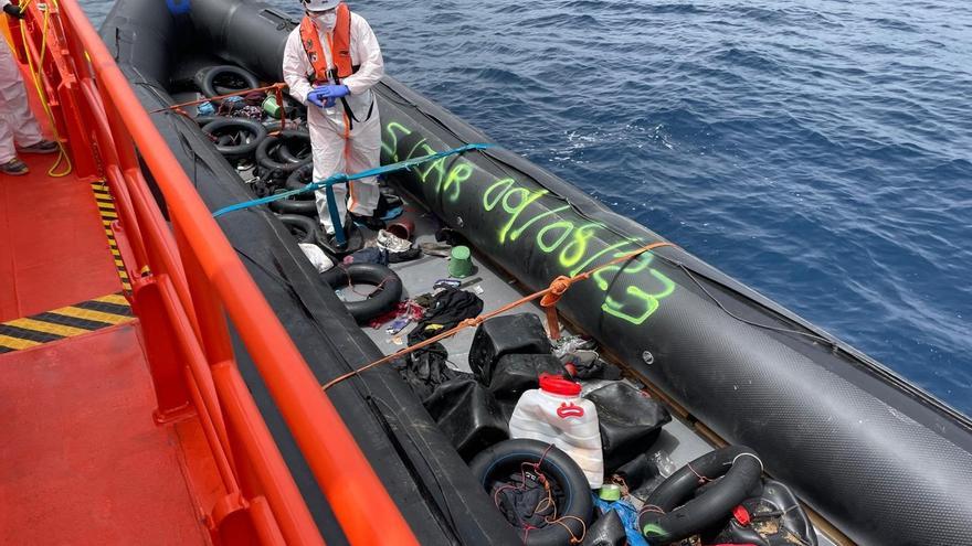 Rescatan a 65 migrantes en aguas de Canarias en las últimas horas