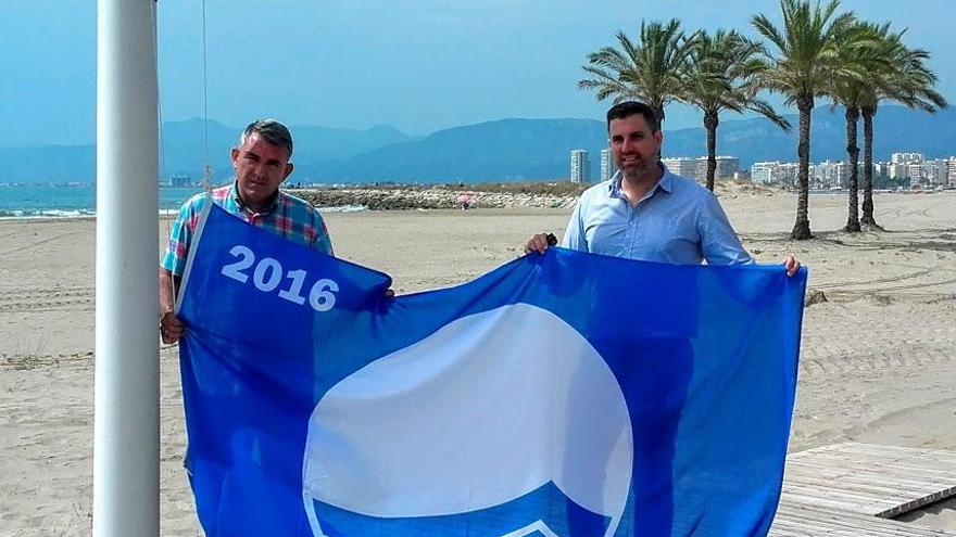 Cullera otorga una nueva concesión de hamacas y sombrillas en sus playas